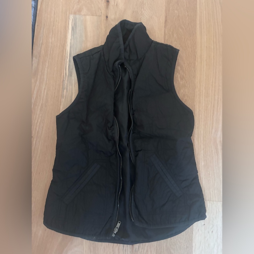 Old Navy Women's Black Sleeveless Vest